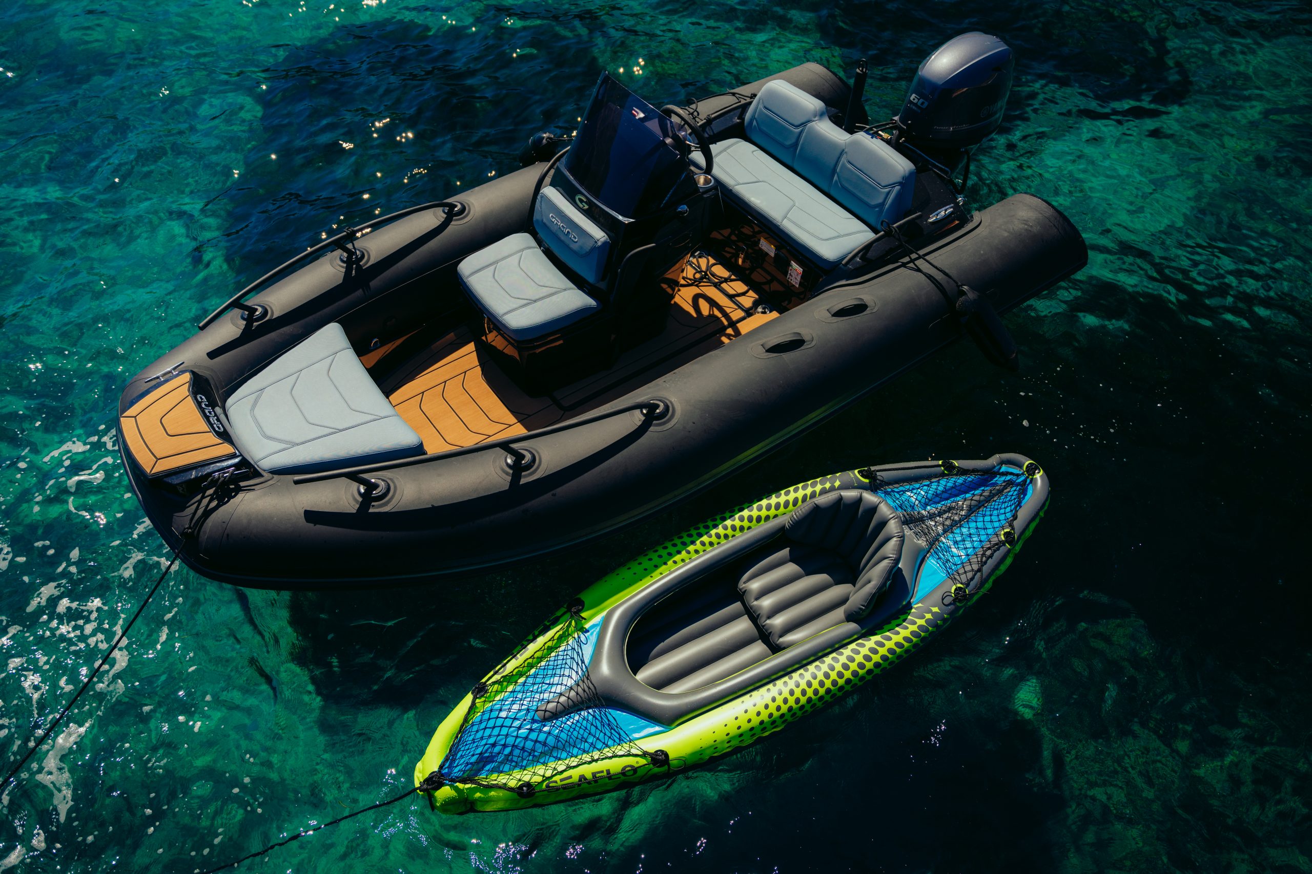 honeymoon-moon-yacht-65